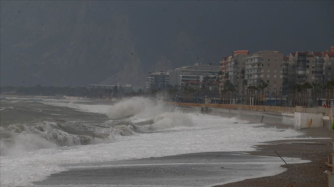Akdeniz'in batısı ve Antalya Körfezi'nde fırtına bekleniyor