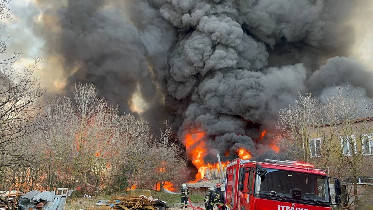 Kocaeli Valisi Yavuz: “Yangında yaralanma söz konusu değil. Bütün ekipler bölgede"