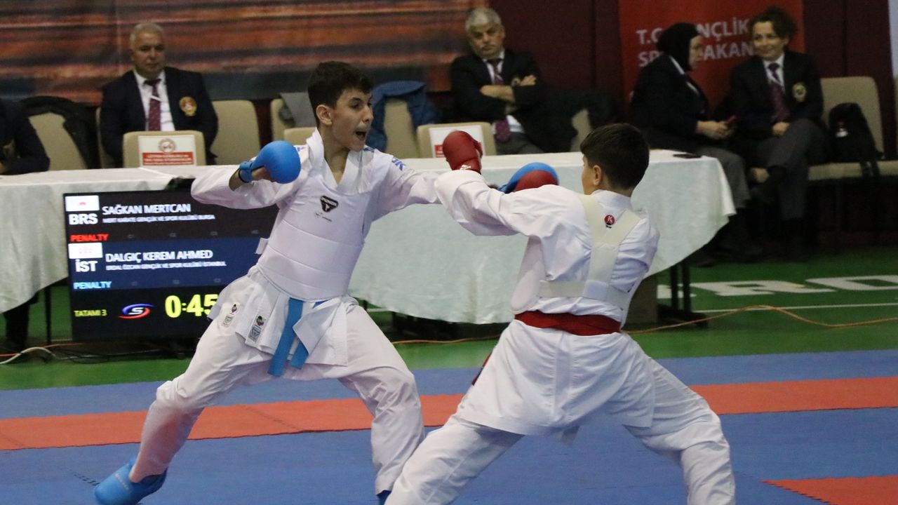 Türkiye Yıldızlar Karate Şampiyonası'na 63 ilden sporcu katıldı