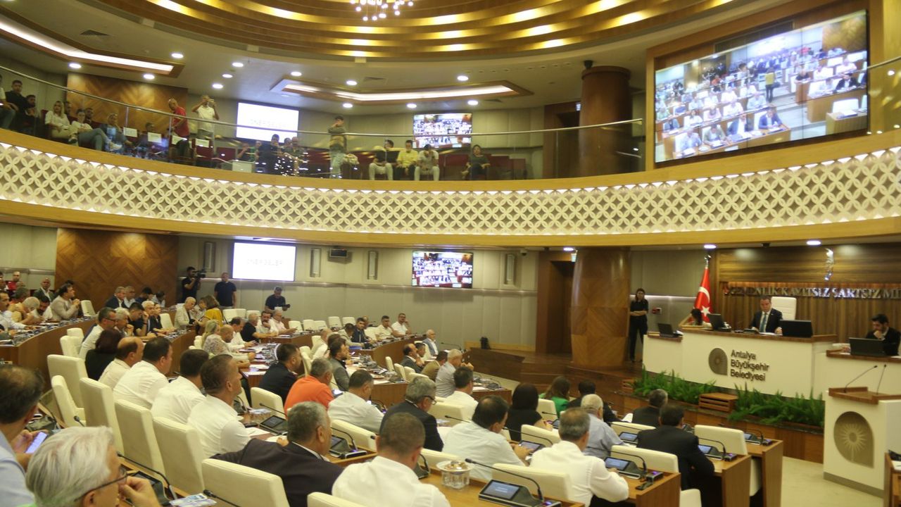 Hafriyat işi yeniden Antalya Büyükşehir Belediyesi’nde