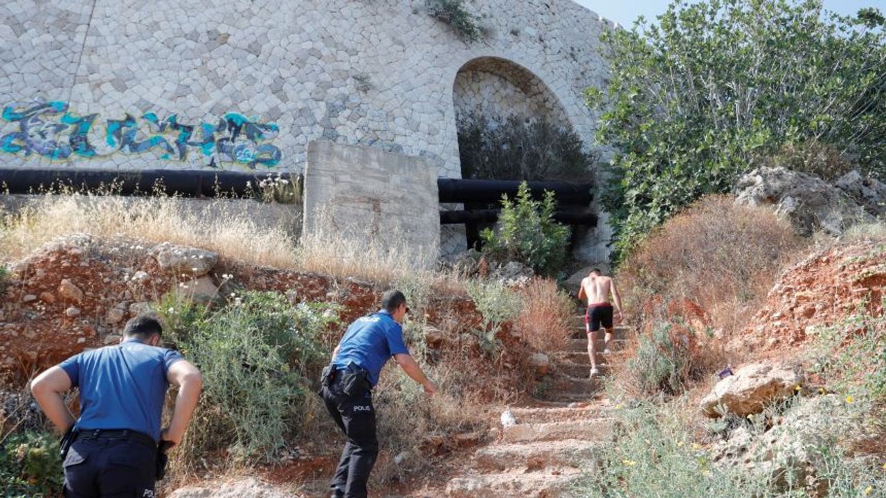 Antalya’da 15 yaşında çocuğun kafasına scooter düştü