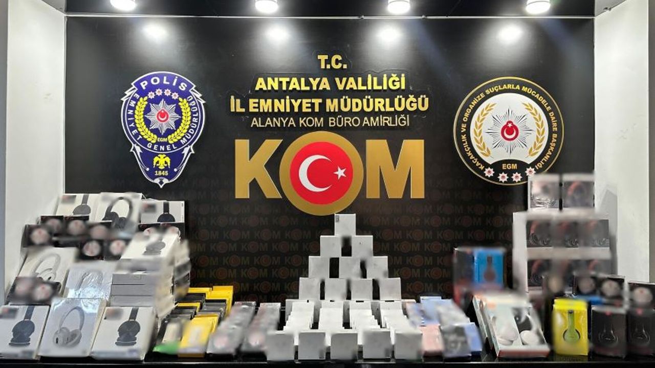 Antalya'da kaçakçılık operasyonları: 26 şüpheliye adli işlem