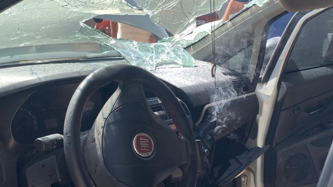 Karaman'da otomobildeki telefon patladı!