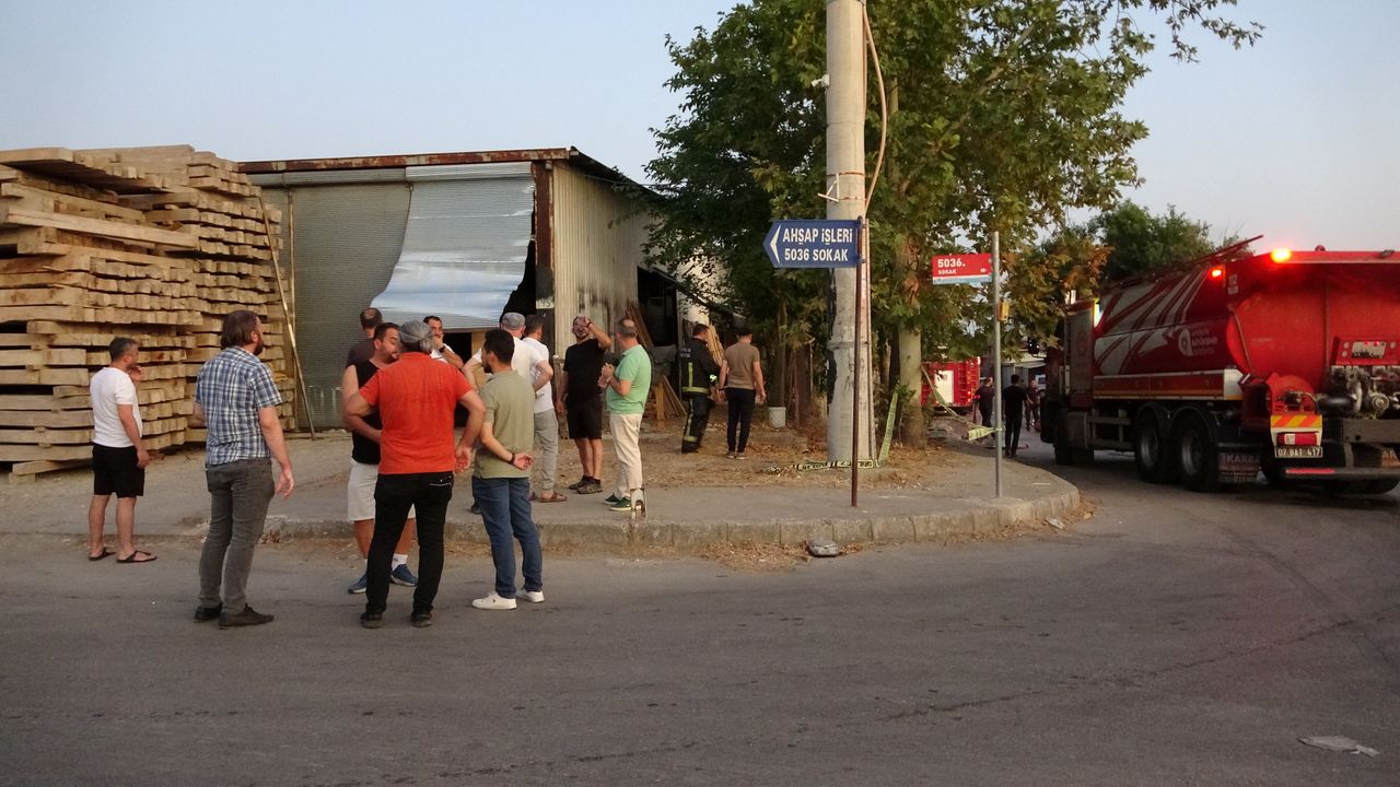 Antalya’da mobilya atölyesinde yangın
