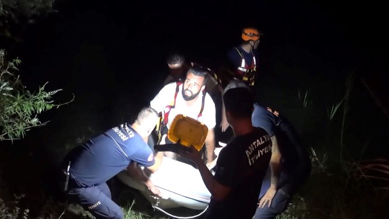 Manavgat Irmağı'ndaki adacıkta mahsur kalan 3 kişi kurtarıldı