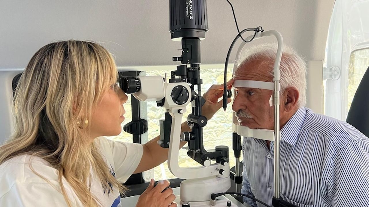 Antalya Milletvekili Tuba Vural Çokal’dan Burmahan’da göz muayenesi
