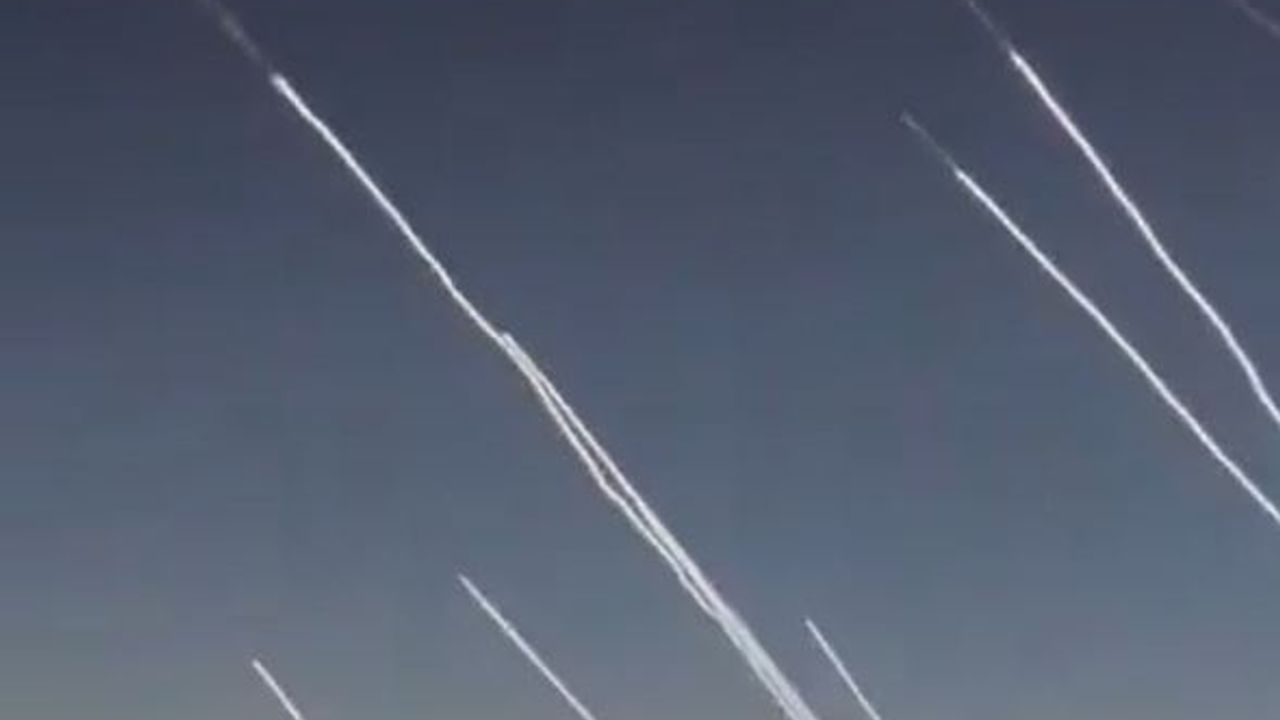 Orta Doğu’da gerilim hava sahasına yansıdı: Yolcu uçağında füze görüntüleri kaydedildi