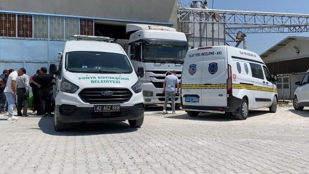 Konya’da 18 yaşındaki genç, yemlerin altında kalarak can verdi
