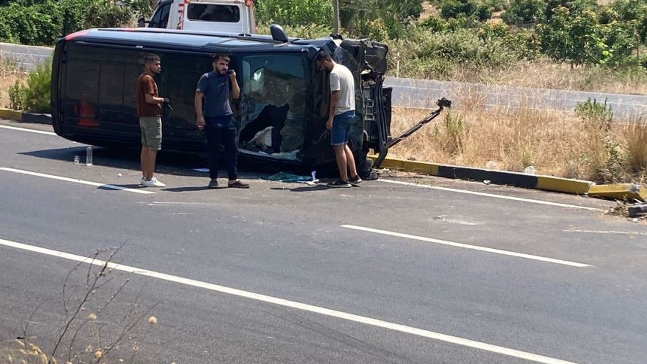 Alanya'da VIP araç taksiyle çarpıştı: 1 yaralı