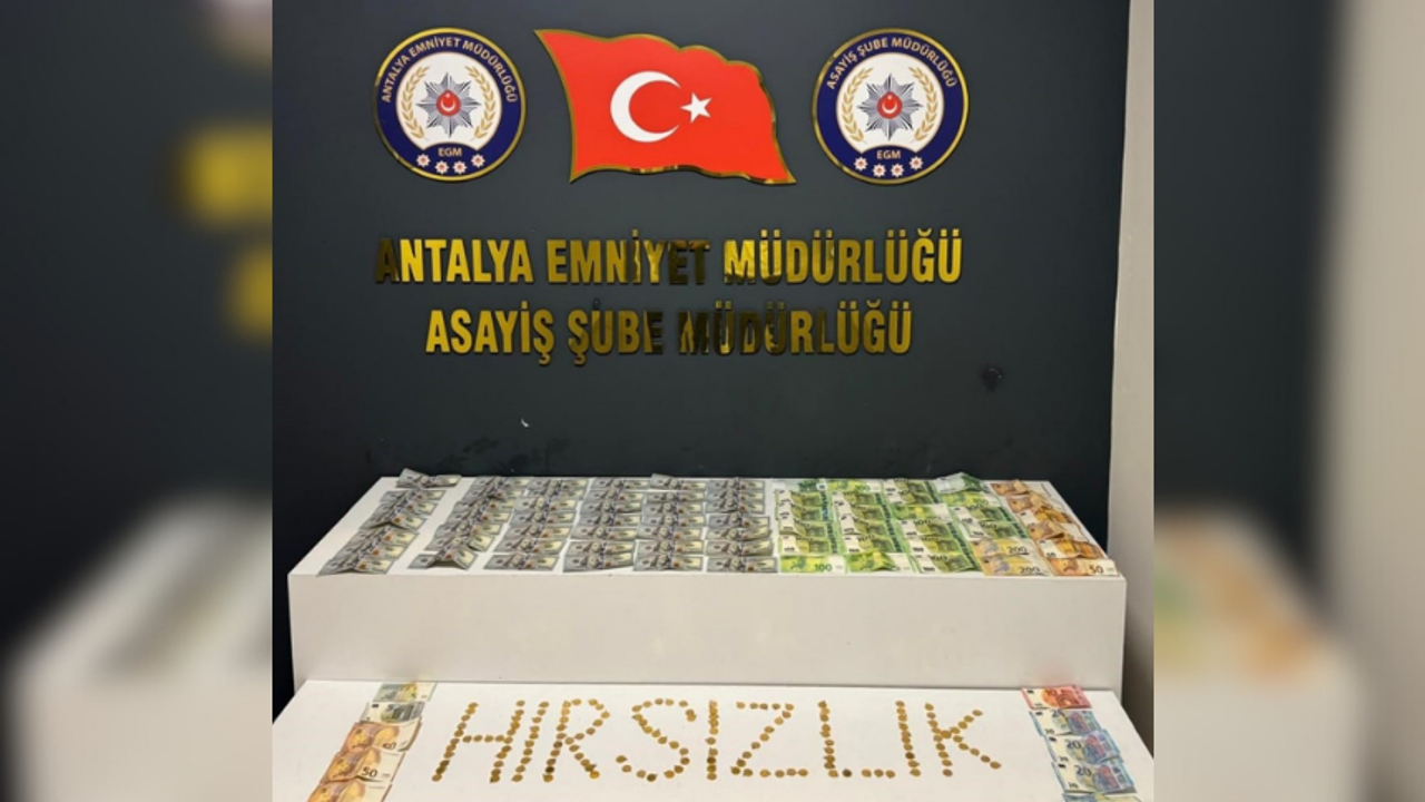 Antalya'da bir evden 2 milyon liralık altın çaldılar!