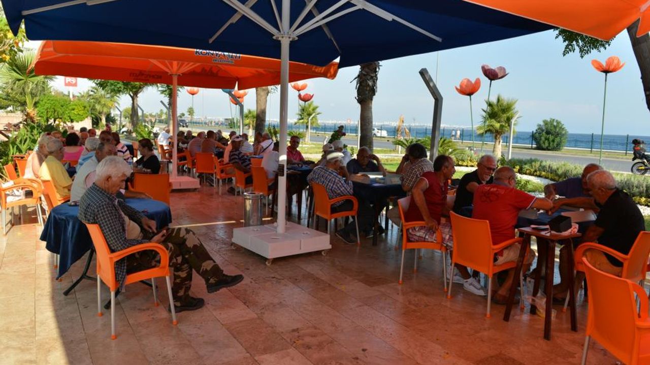 Konyaaltı Bebek Parkı ve Emekli Kahvelerine haftada bir gün mola