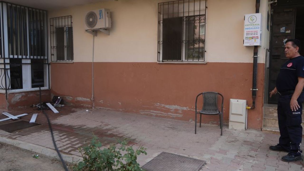 Antalya'da madde bağımlısı genç, annesiyle yaşadığı evi ateşe verdi