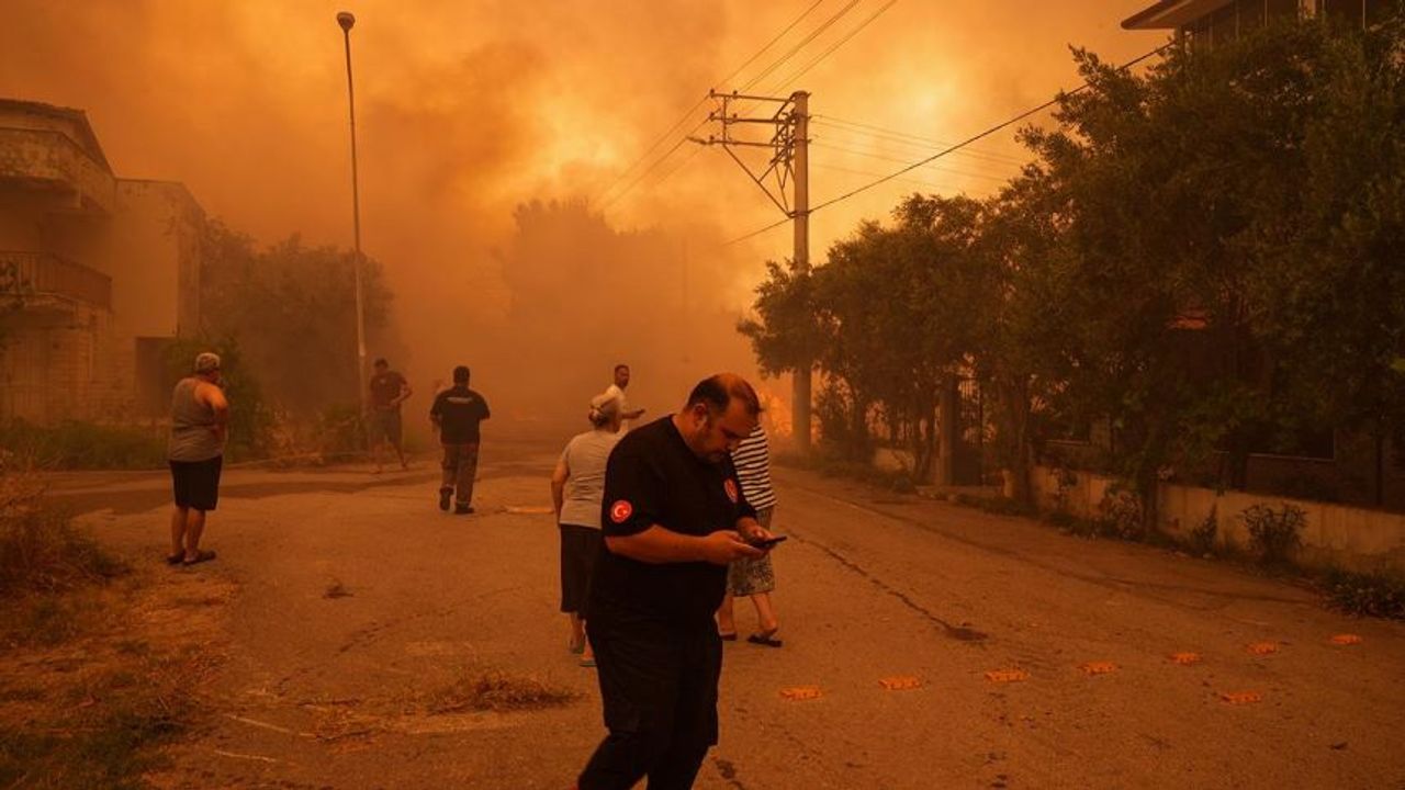 İzmir alev alev: Ödemiş ve Buca yanmaya devam ediyor!