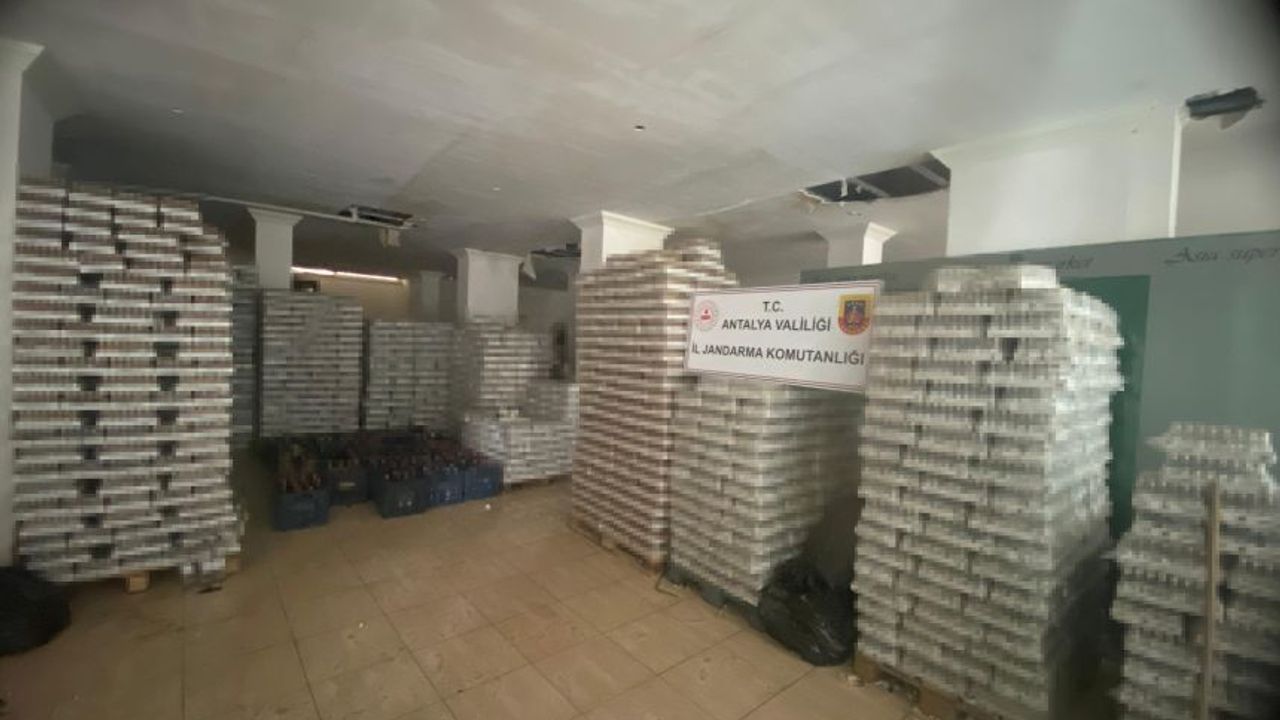 Antalya'da binlerce litre sahte içki vurgunu
