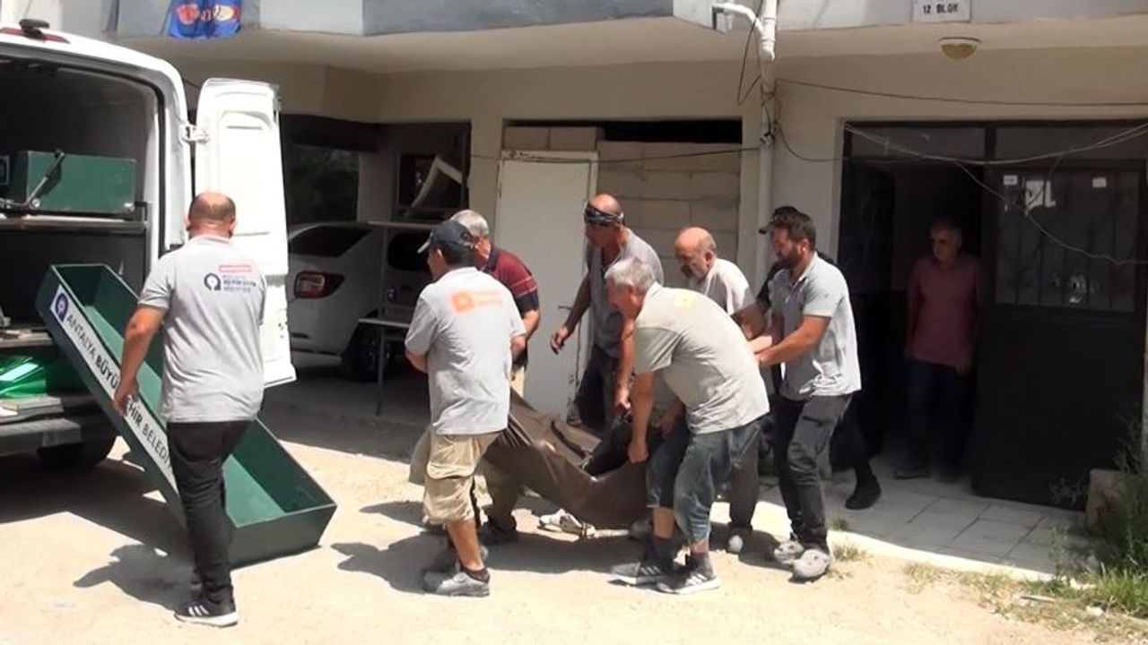 Manavgat'ta işe gitmeyen adam evinde ölü bulundu!