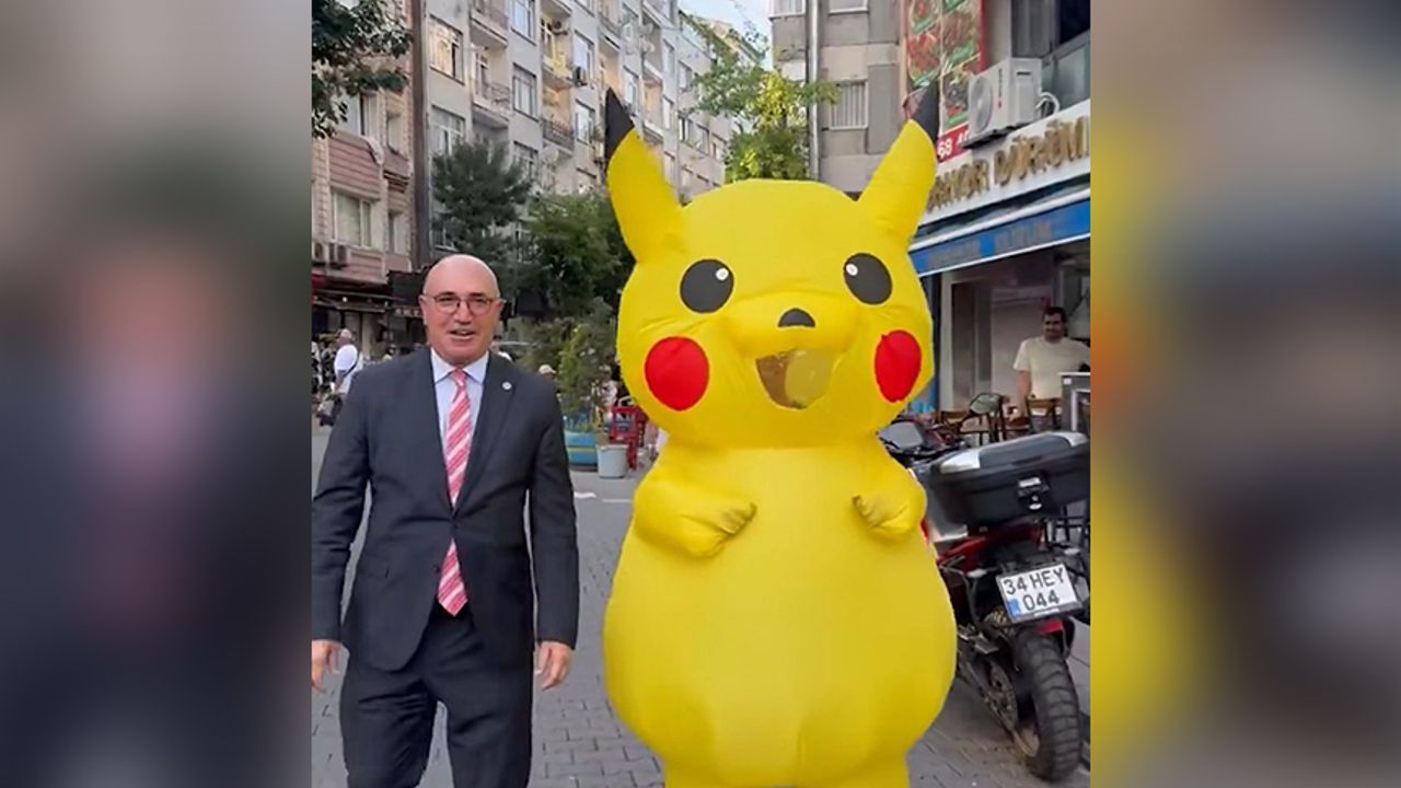 Antalyalı Pikachu Saraçhane’de! Mahmut Tanal’la beraber yürüdü