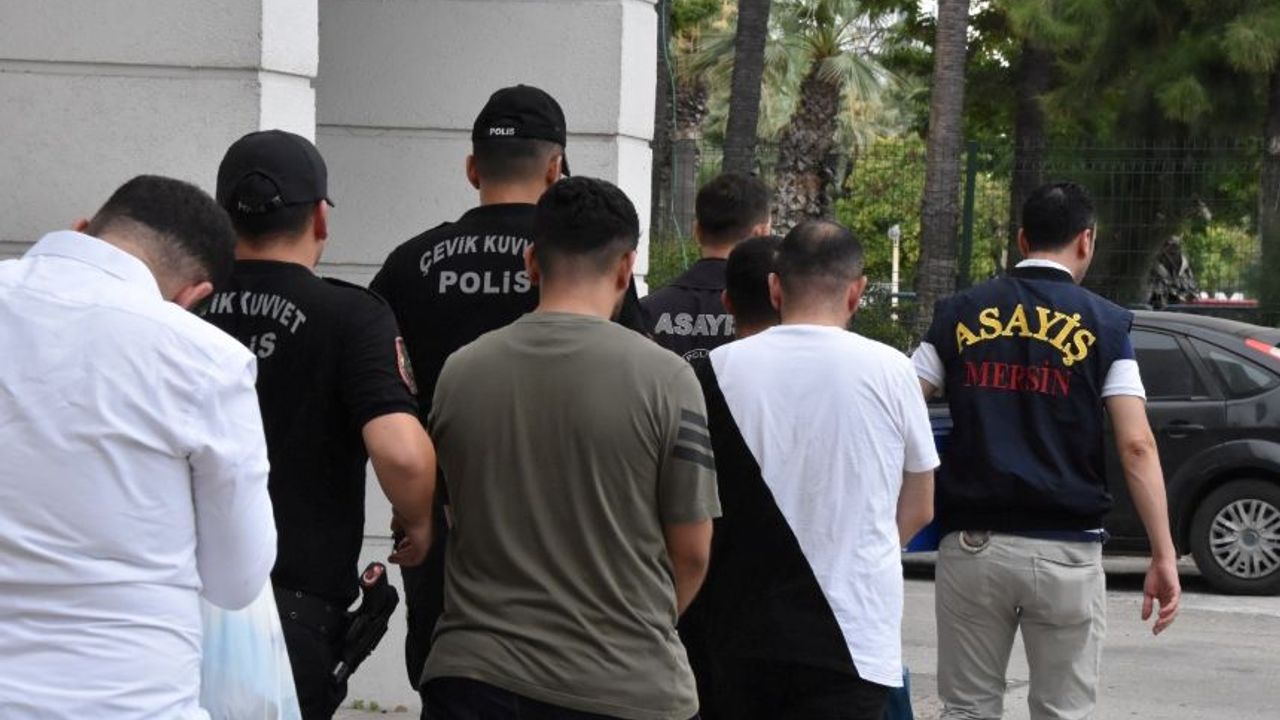 Mersin'de eş zamanlı şafak operasyonu: 18 gözaltı