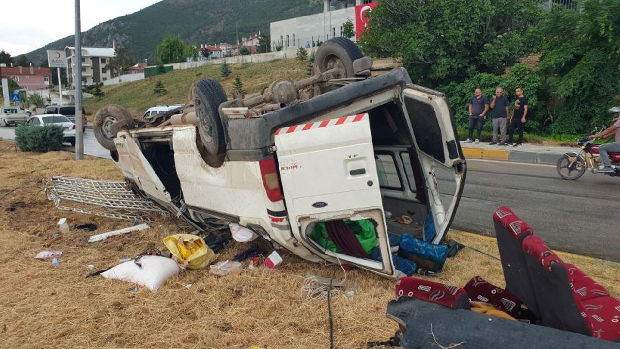 Isparta'da hastane önünde korkutan kaza: 4 yaralı!