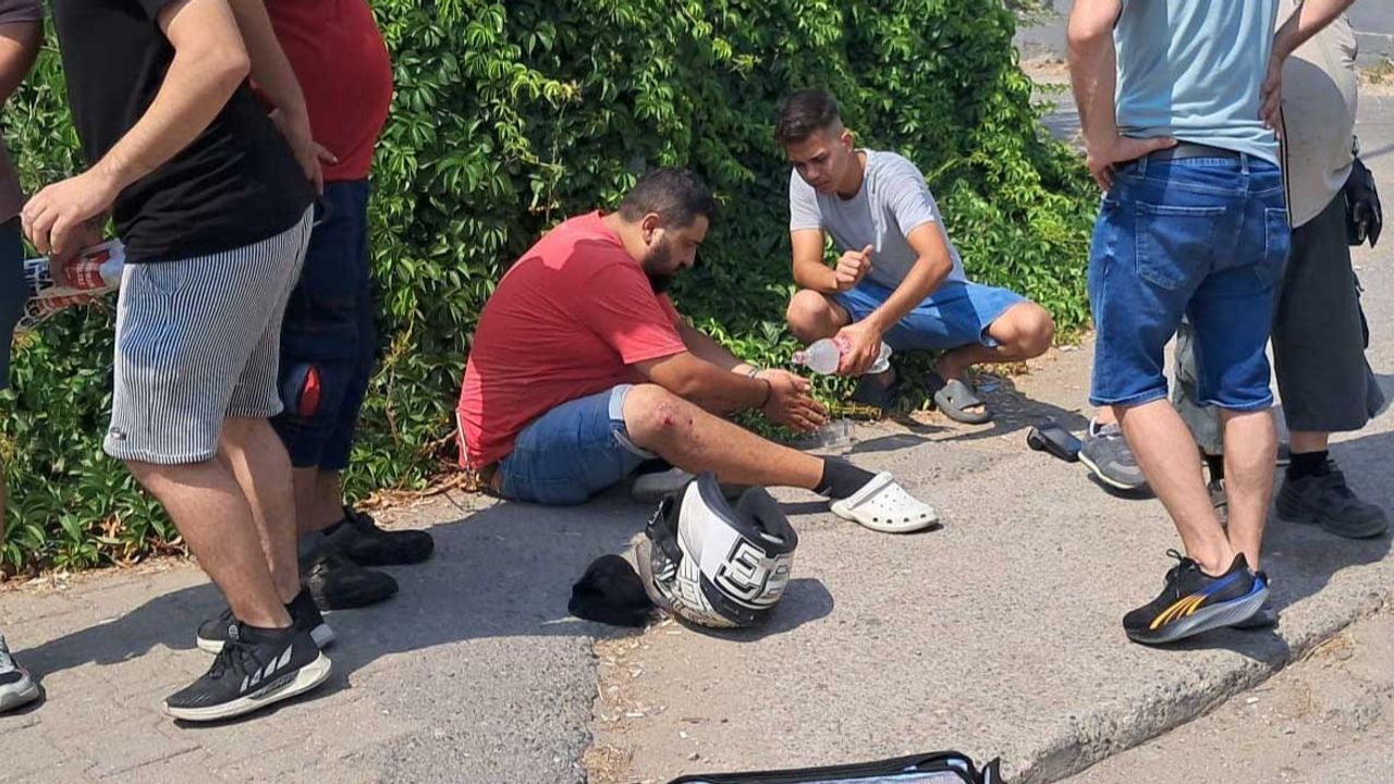 Serik'te akaryakıt istasyonu yakınında korkutan kurye kazası: 1 yaralı