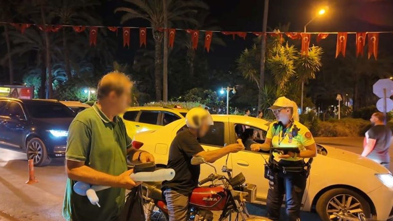 Alanya'da bir gecede 2 bin 140 sürücü ve yolcuya ceza