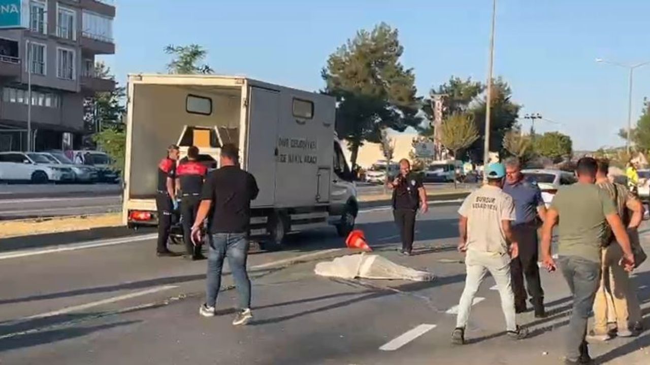 Burdur'da zincirleme kaza: Sürücü ikinci araç altında kaldı