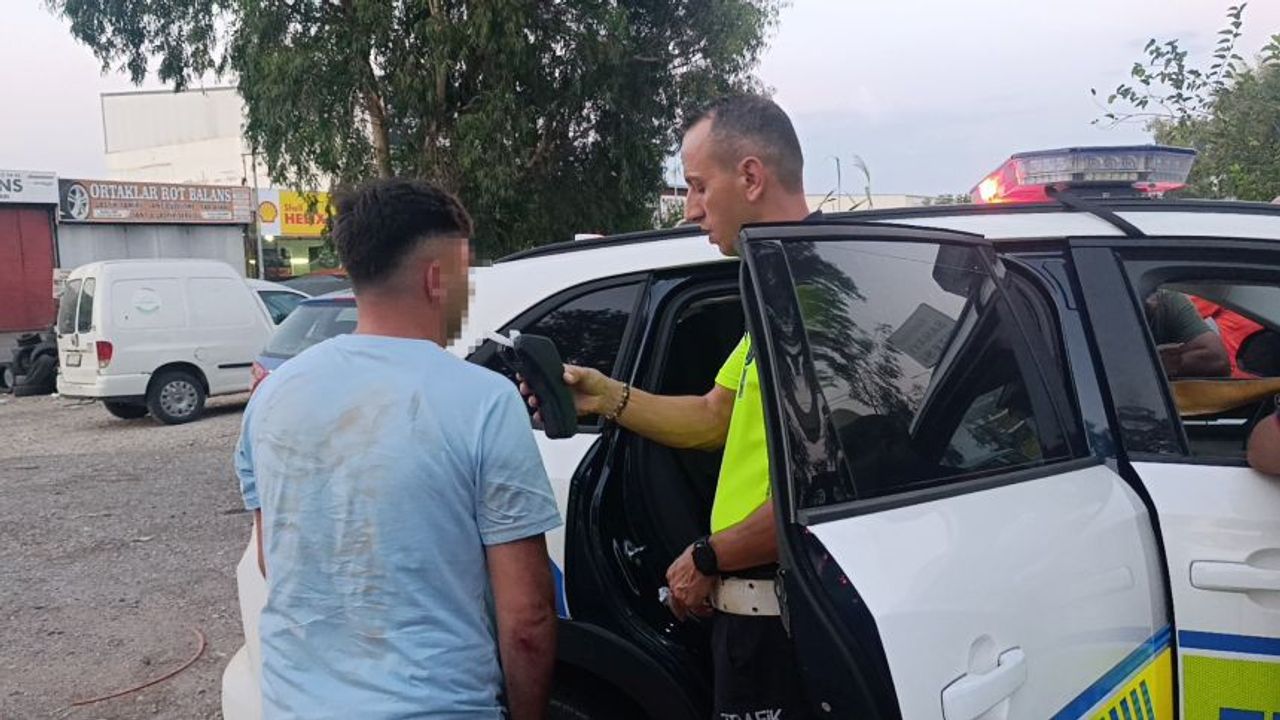 Kazada motosikleti hurdaya döndü