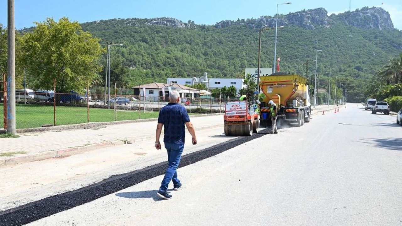 Antalya’nın gözde turizm merkezi Kemer’de altyapı çalışmaları sürüyor
