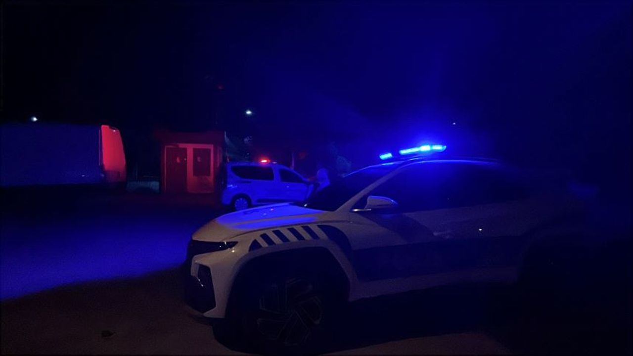Konya'da parkta bıçaklı kavga: 3 yaralı