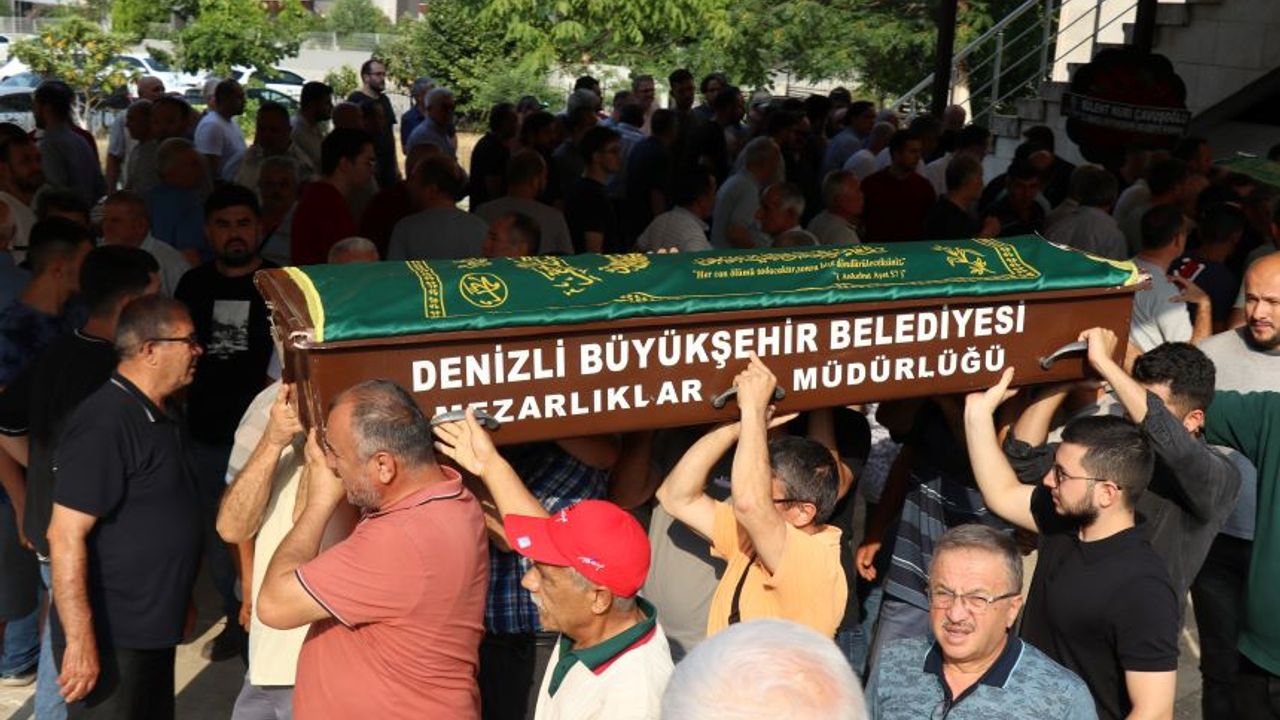 Denizli'de borç batağındaki polis ailesini katletti: 4 can toprağa verildi