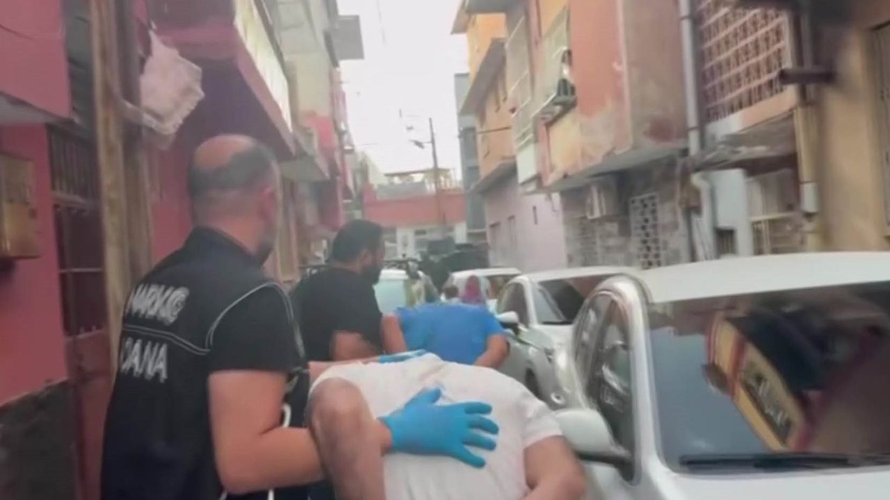 Adana’da ucuz uyuşturucu almak için altınlarını bozdurdu