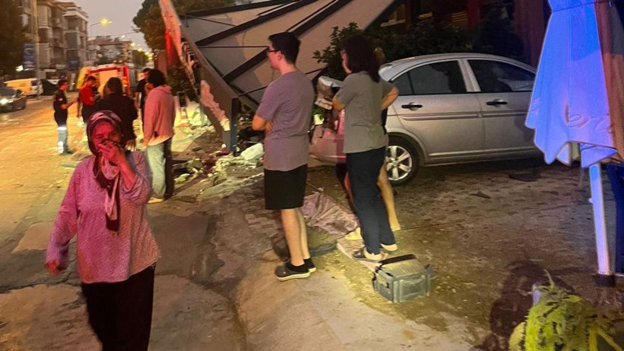 Muğla’da direksiyon hakimiyetini kaybeden sürücü ortalığı savaş alanına çevirdi