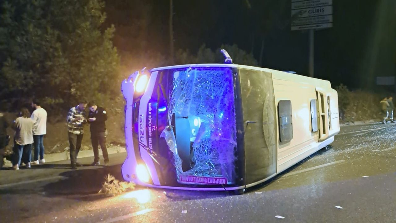 Muğla'da otobüs devrildi: 5 yaralı