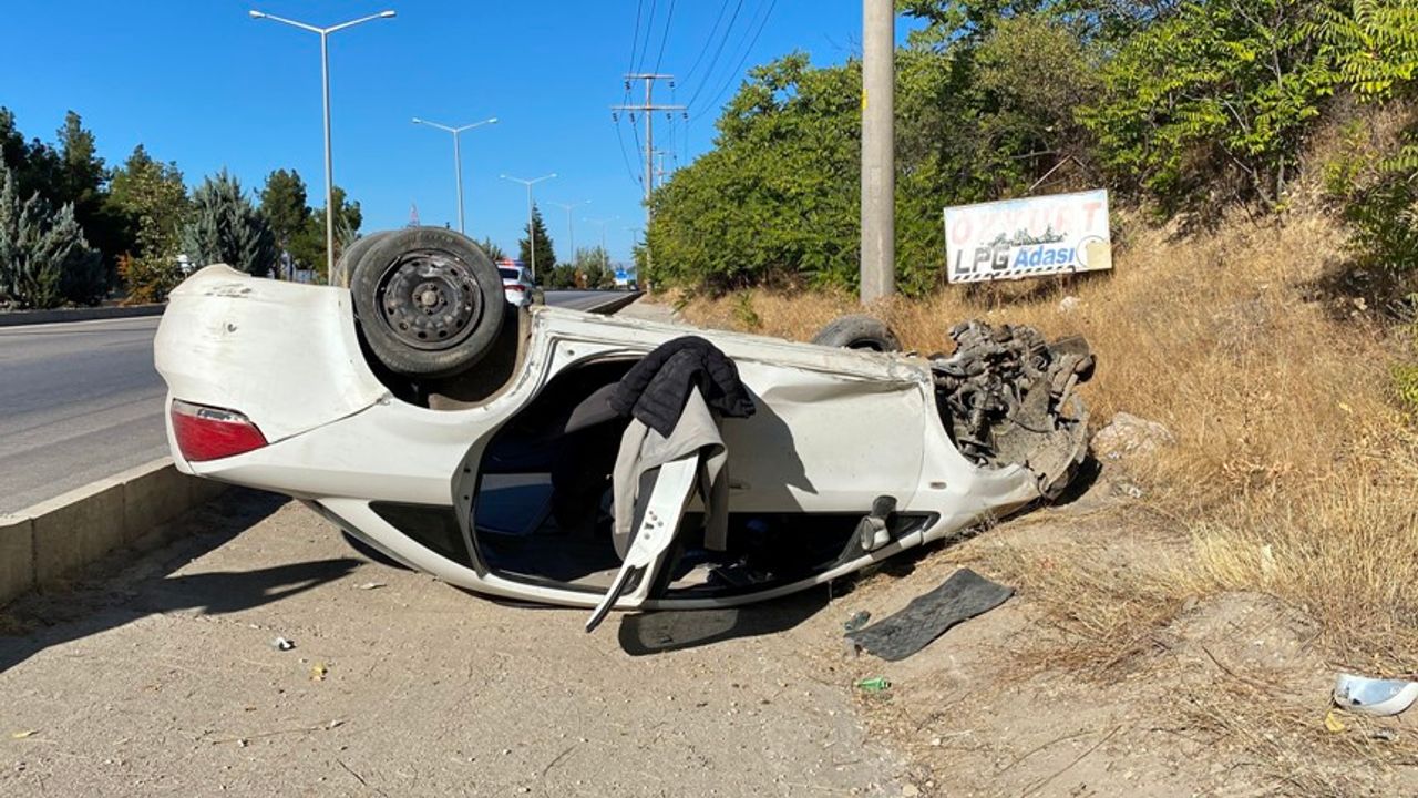 Burdur'da trafik kazası: Otomobil takla attı, sürücü yaralandı