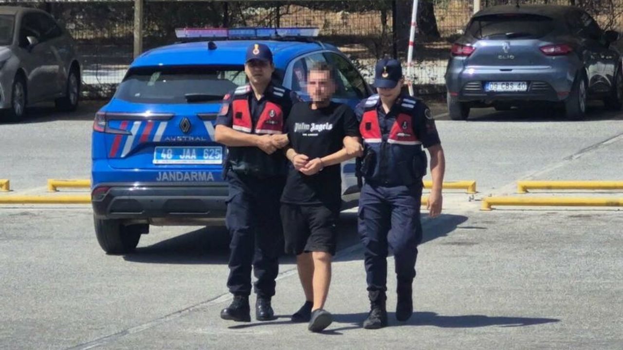 Yurtdışına firar etmeyi hazırlanan göçmen kaçakcısı yakalandı