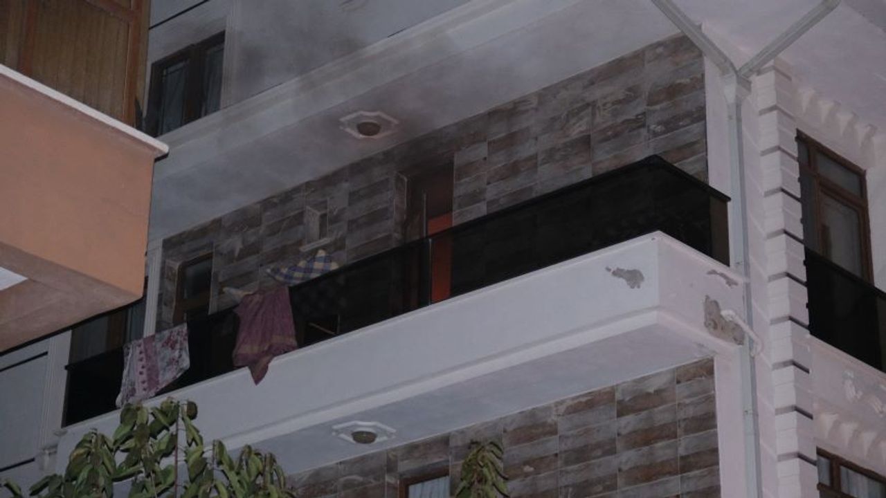 Karaman'da apartman dairesinde yangın paniği