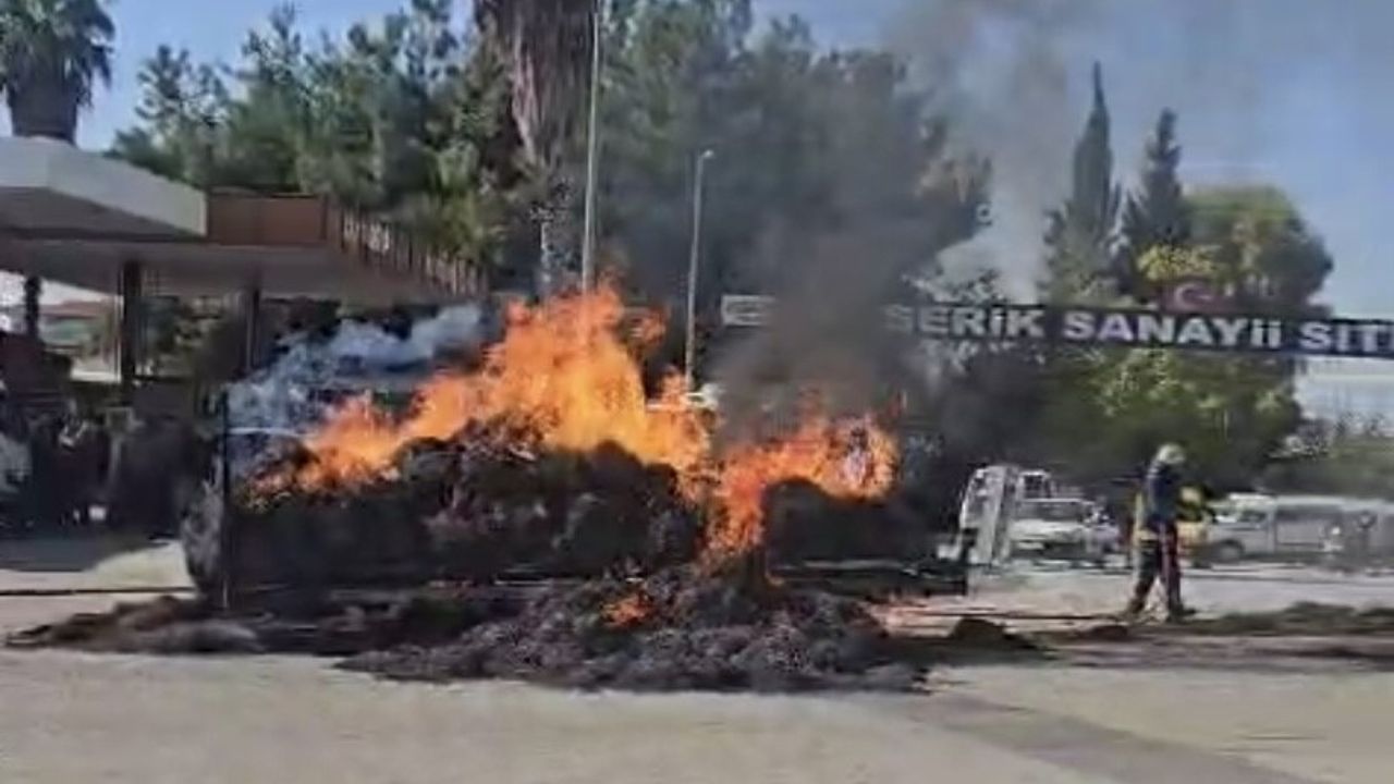 Serik'te seyir halindeki traktör alev aldı