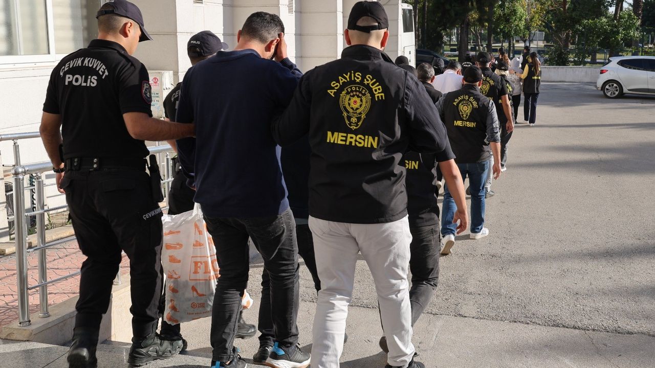 Mersin'de 7 adrese eş zamanlı fuhuş operasyonu