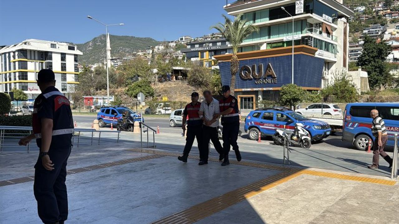 Antalya'da sahte pasaportla 24 milyonluk vurgun