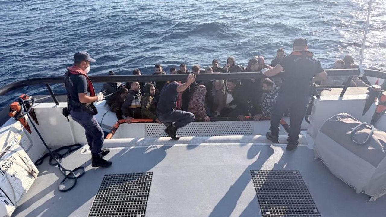 Bodrum açıklarında 35 göçmen yakalandı