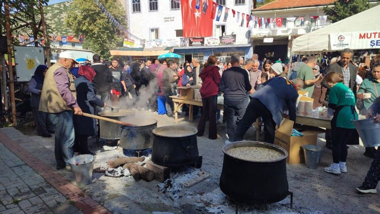 Dodurga'da 4. Tarhana Festivali'nde 10 bin kişiye çorba ikramı edildi