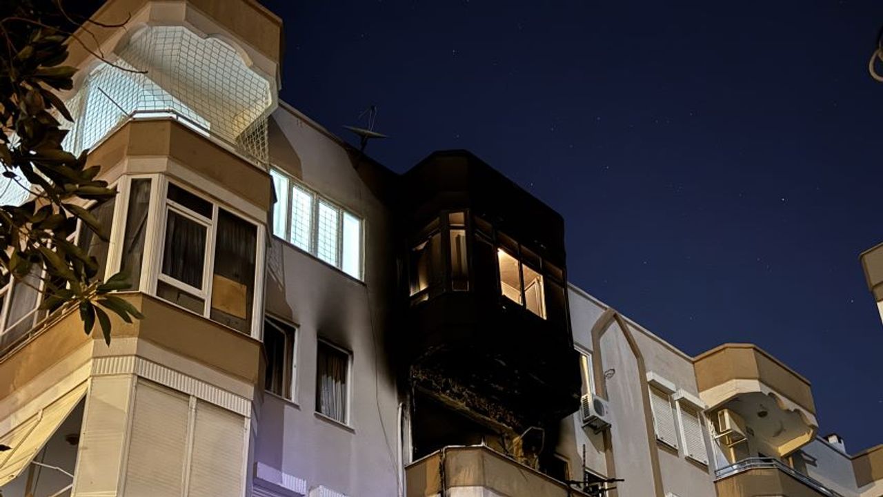 Antalya’da alevlerin arasında kalan yatalak hasta can verdi