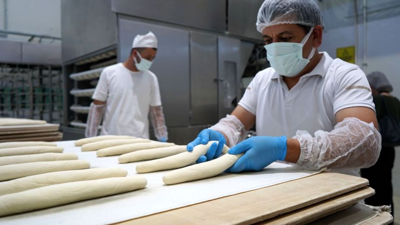 Antalya'da 85 noktada Halk Ekmek: 200 gram ekmek 10 TL