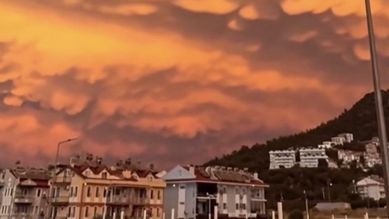 Fethiye’de Mammatus bulutları görsel şölen oluşturdu