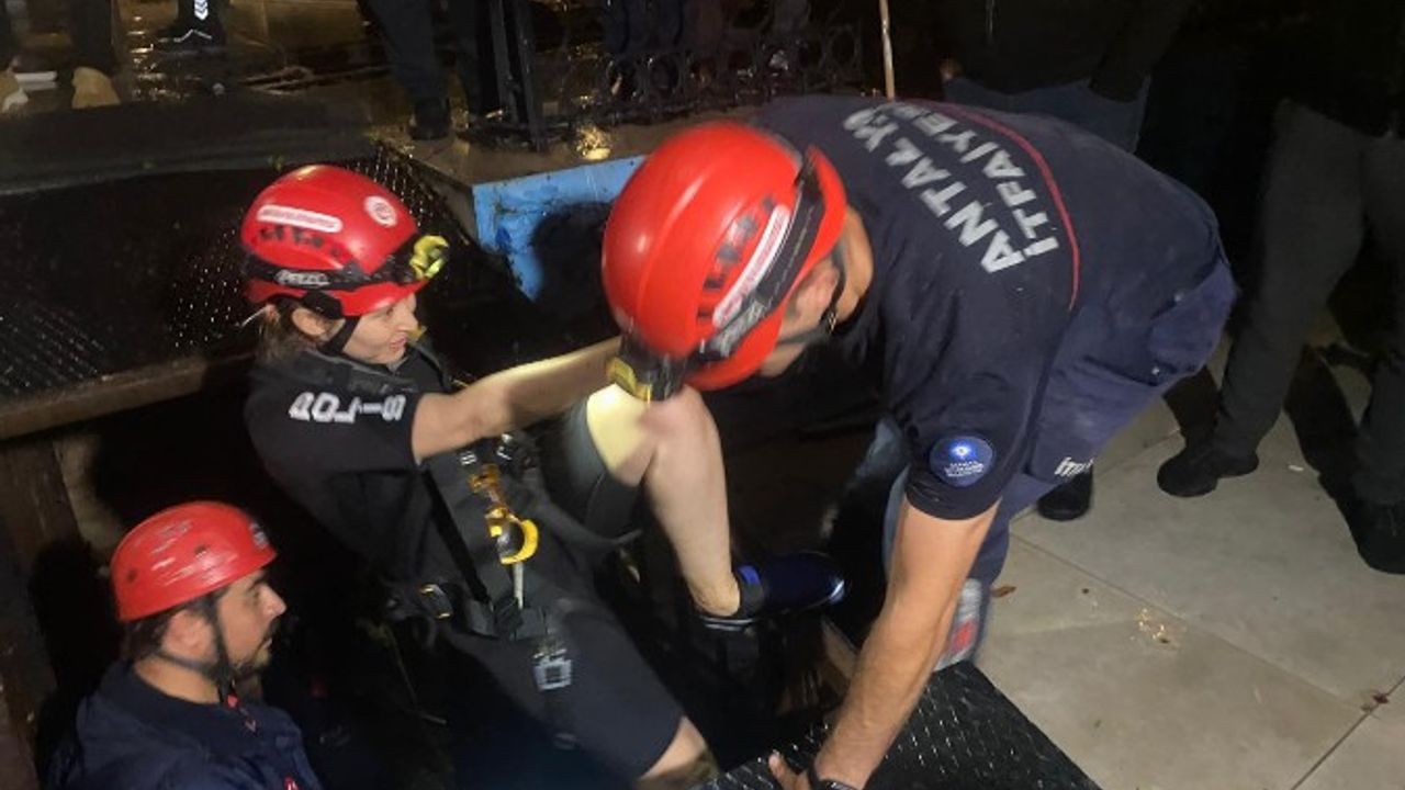 Falez Mağarası'nda mahsur kalanlar film gibi operasyonla kurtarıldı!