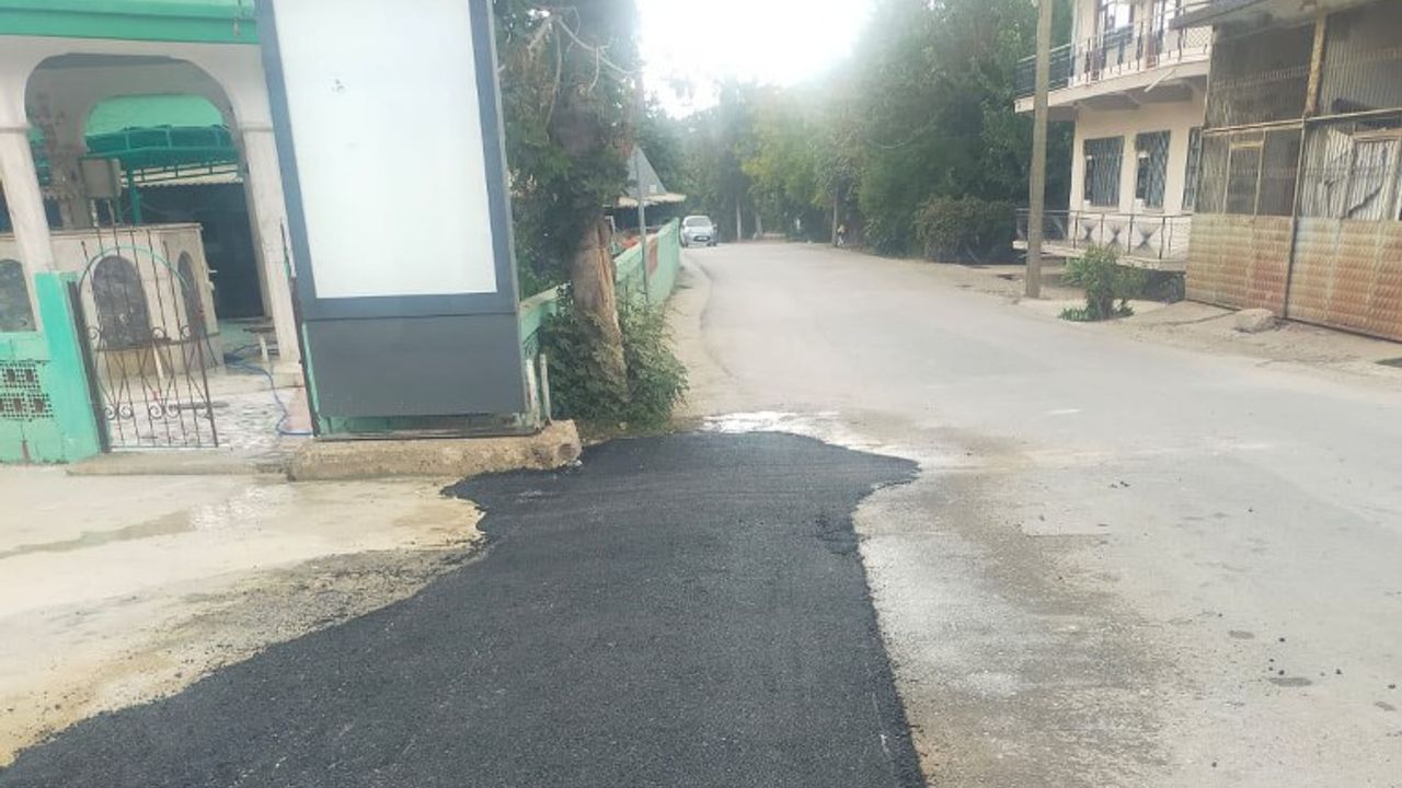 Kemer Belediyesi Kuzdere’de yolları onarıyor