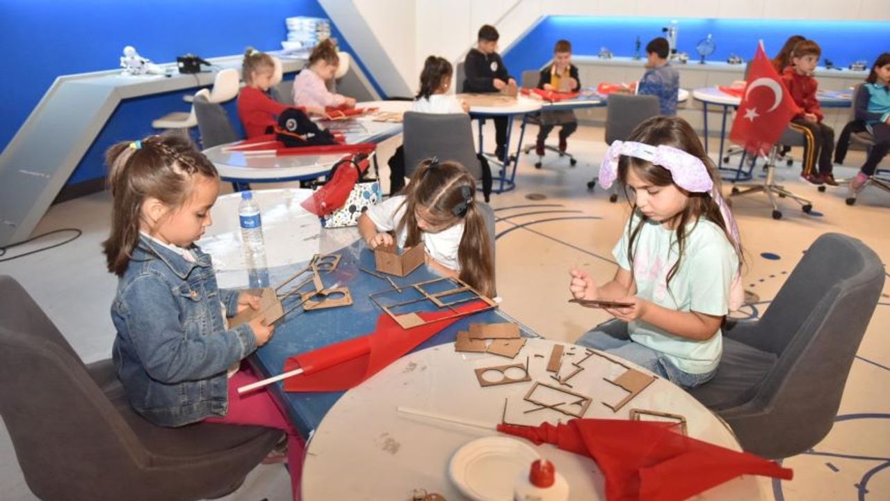 Kepez’de Cumhuriyet çocuklarına özel atölye