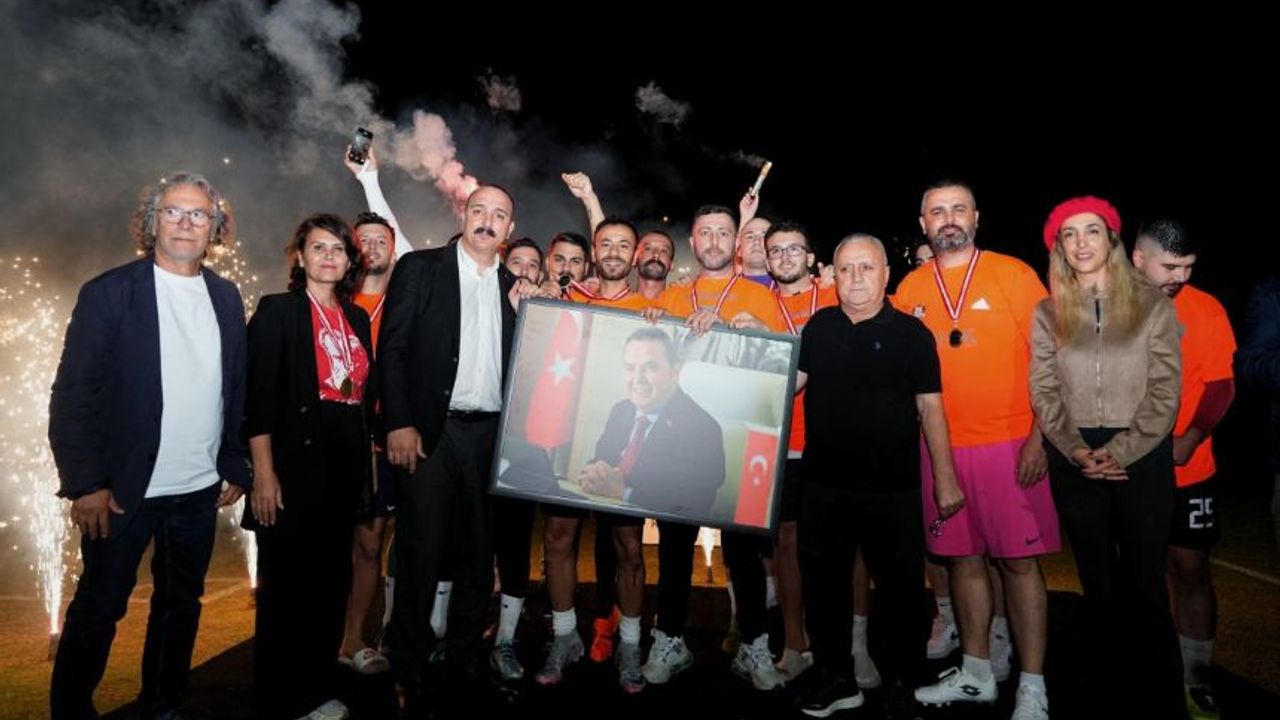 Konyaaltı'nda futbol turnuvasında şampiyon Mollayusuf Uncu Ali oldu