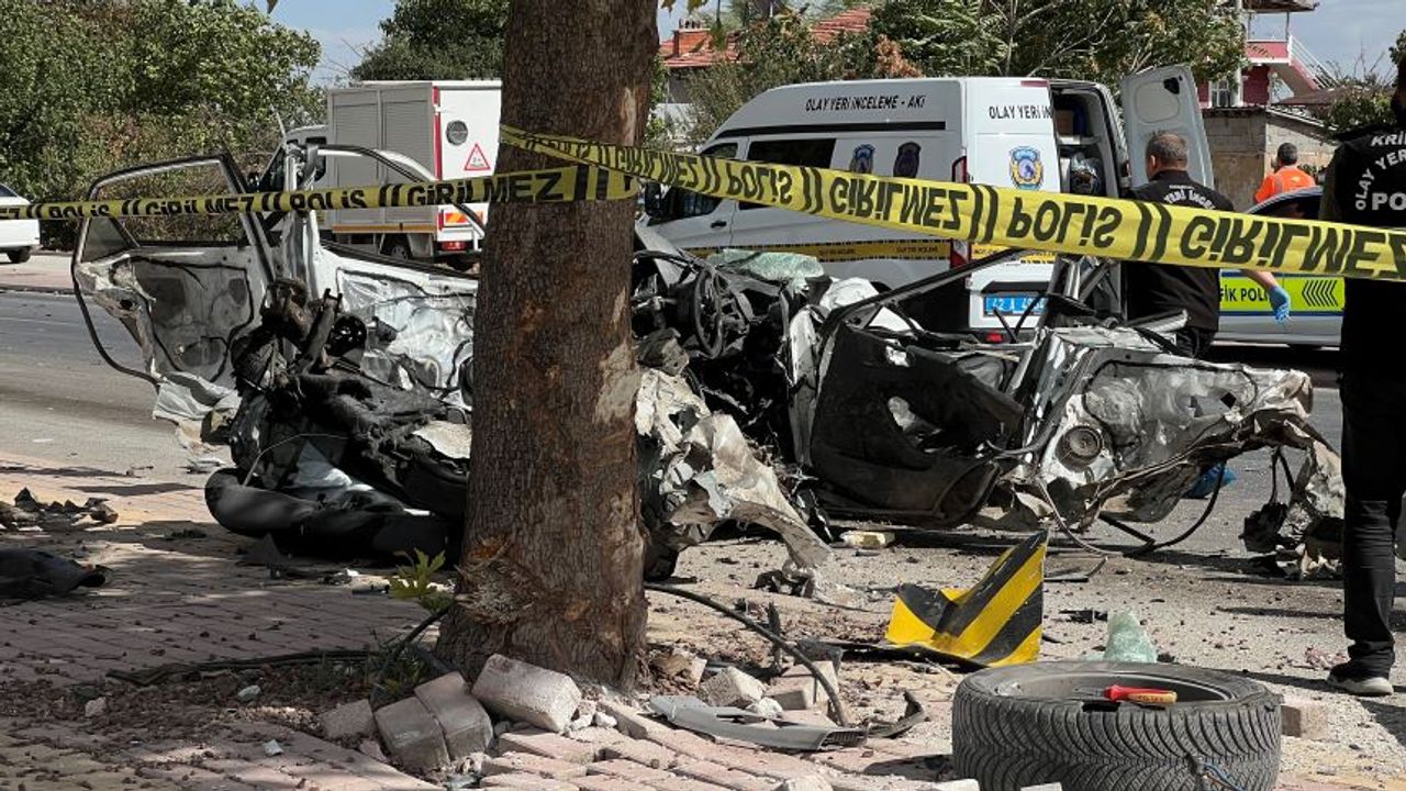 Konya'da ışıkta bekleyen araca çarpan sürücü can aldı