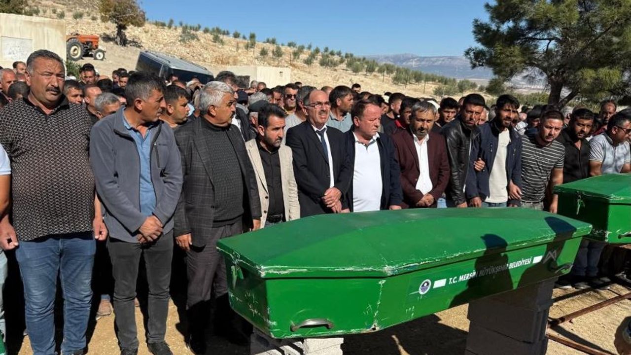 Mersin'de kazada ölen 3 inşaat işçisi toprağa verildi