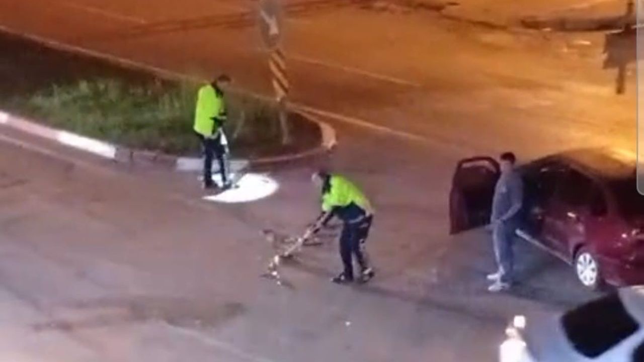Kaza sonrası polisten mıntıka temizliği